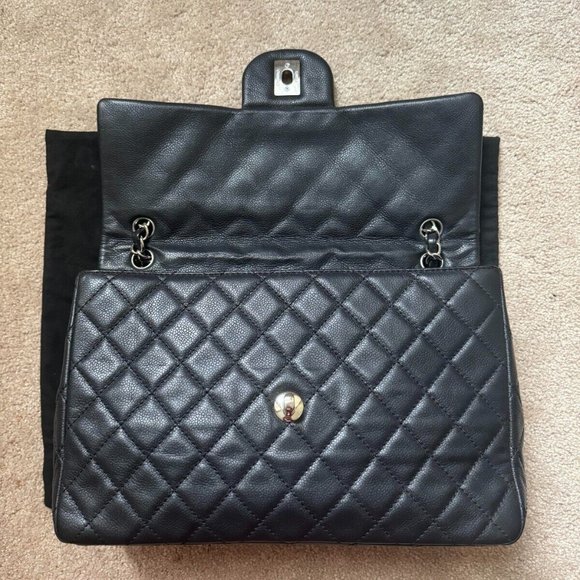 CHANEL Classic FLAP OG CAVIAR Maxi *MINT* Condition Silver Hardware L@@K! - Picture 14 of 16